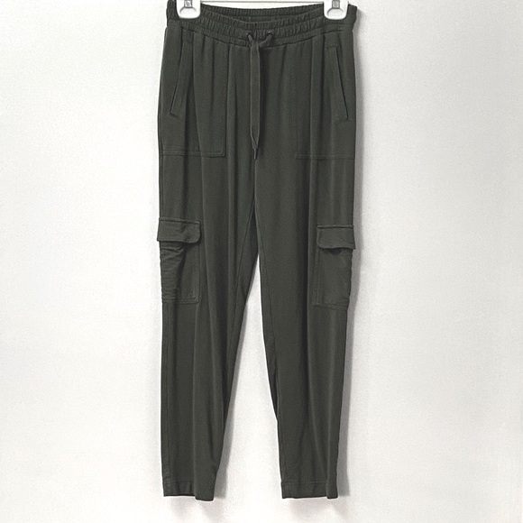 Banana Republic Cargo Jogger Pant - Picture 2 of 5